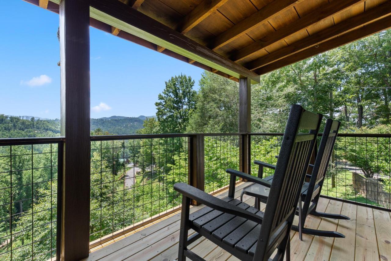 Nestled Inn McCookville Екстериор снимка